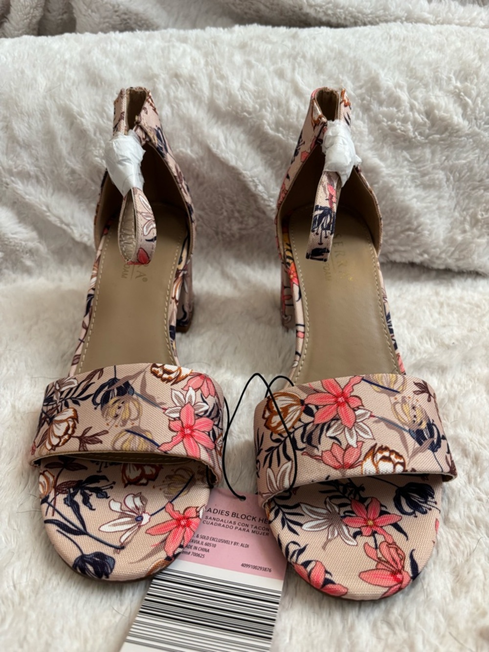 NWT Serra Pink Floral Block Heel Sandals